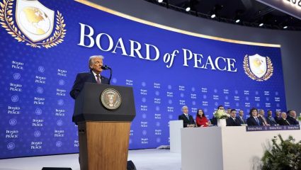 डोनाल्ड ट्रम्पने दाखवली उदारता! Board of Peace ने केली गाझासाठी 10 अब्ज डॉलर्सच्या मदतीची घोषणा