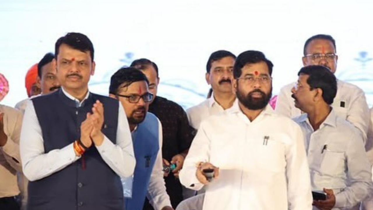 काँग्रेस-BJP ने मिळून ठरवला महापौर, महाराष्ट्रातील ‘या’ नगरपालिकेत मिळाला एकनाथ शिंदेना झटका!