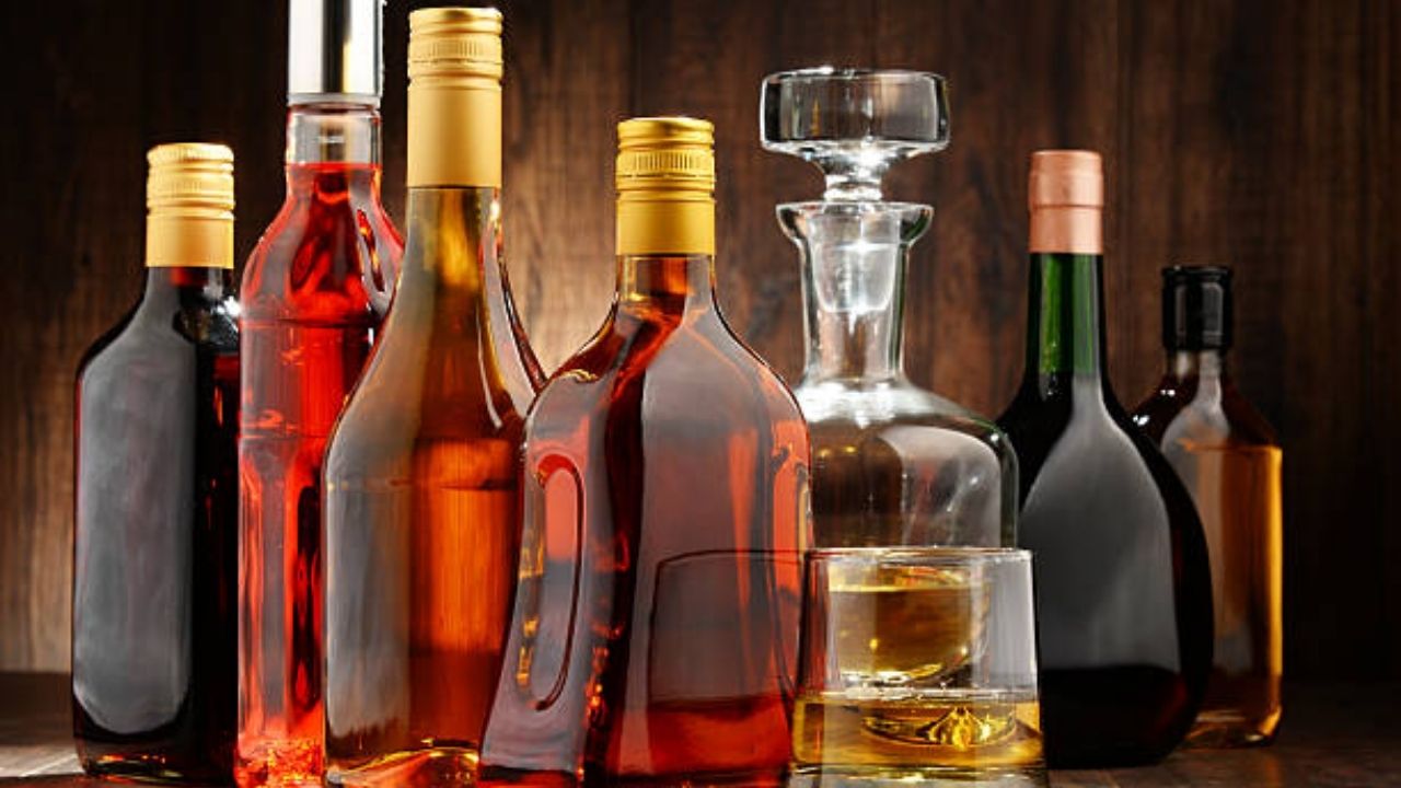 मावळात निवडणूक विभाग सतर्क! नाकाबंदीत सात लाखांची देशी दारू जप्त, एकास अटक