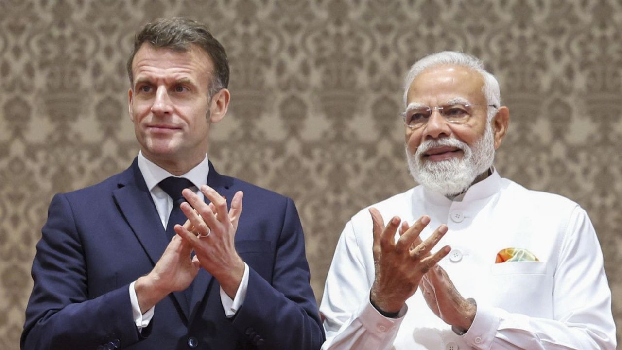 India France Friendship : मुंबईत फ्रान्स अध्यक्ष मॅक्रॉन यांचा ‘जय हो’ चा नारा; भारताचे केले भरभरुन कौतुक