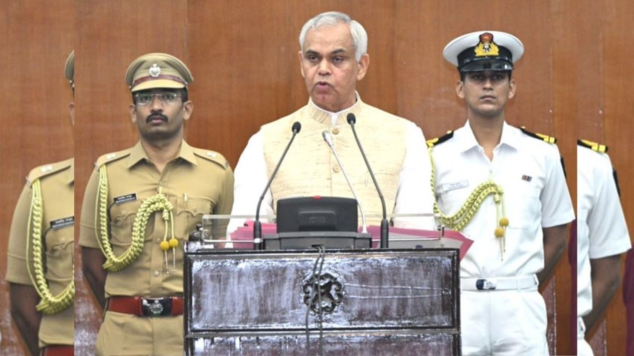 महाराष्ट्र-कर्नाटक सीमावाद सोडविण्यासाठी शासन वचनबद्ध; राज्यपाल आचार्य देवव्रत यांनी अभिभाषणामध्ये मांडले मत