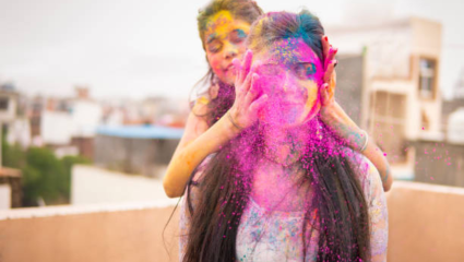 Holi 2026: होळीच्या रंगांपासून केसांचे आरोग्य कसे जपाल? खास टीप्स, कितीही लागू दे रंग, केस राहतील उत्तम