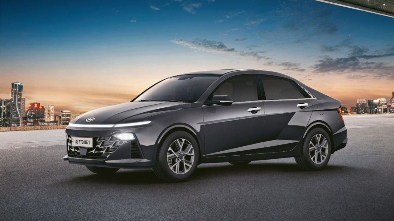 Hyundai Verna येणार एका नवीन आणि मॉडर्न लूकमध्ये! जाणून घ्या किमतीपासून ते फीचर्सपर्यंतची माहिती