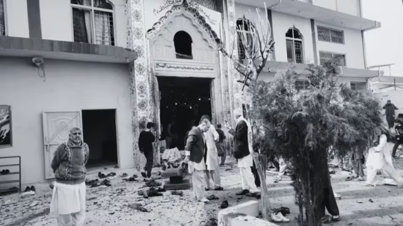 Islamabad Blast: इस्लामाबादमध्ये नमाज अदा करताना मोठा स्फोट, १५ जणांचा मृत्यू , तर ८० हून अधिक जखमी