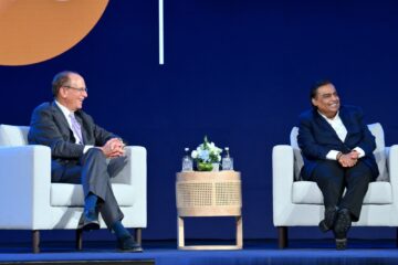 Jio BlackRock Partnership: भारताच्या म्युच्युअल फंड क्षेत्रात खळबळ! अंबानी–फिंक यांच्या भागीदारीला सेबीची मान्यता 