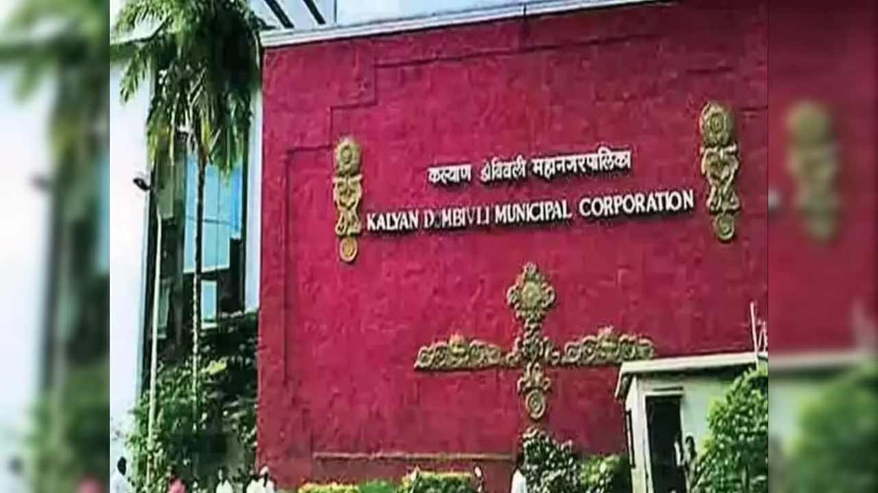 KDMC Mayor : केडीएमसीच्या नवा महापौरांना ठेकादारांचा गराडा, विकास कामे मिळविण्यासाठी ठेकेदारांची लगबग