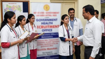 “आरोग्य भरतीत स्थानिक वैद्यकीय एमबीबीएस पदवीधारकांनाच प्रथम प्राधान्य द्या…”, डॉ. सूर्यवंशी यांची जिल्हाधिकाऱ्यांकडे मागणी