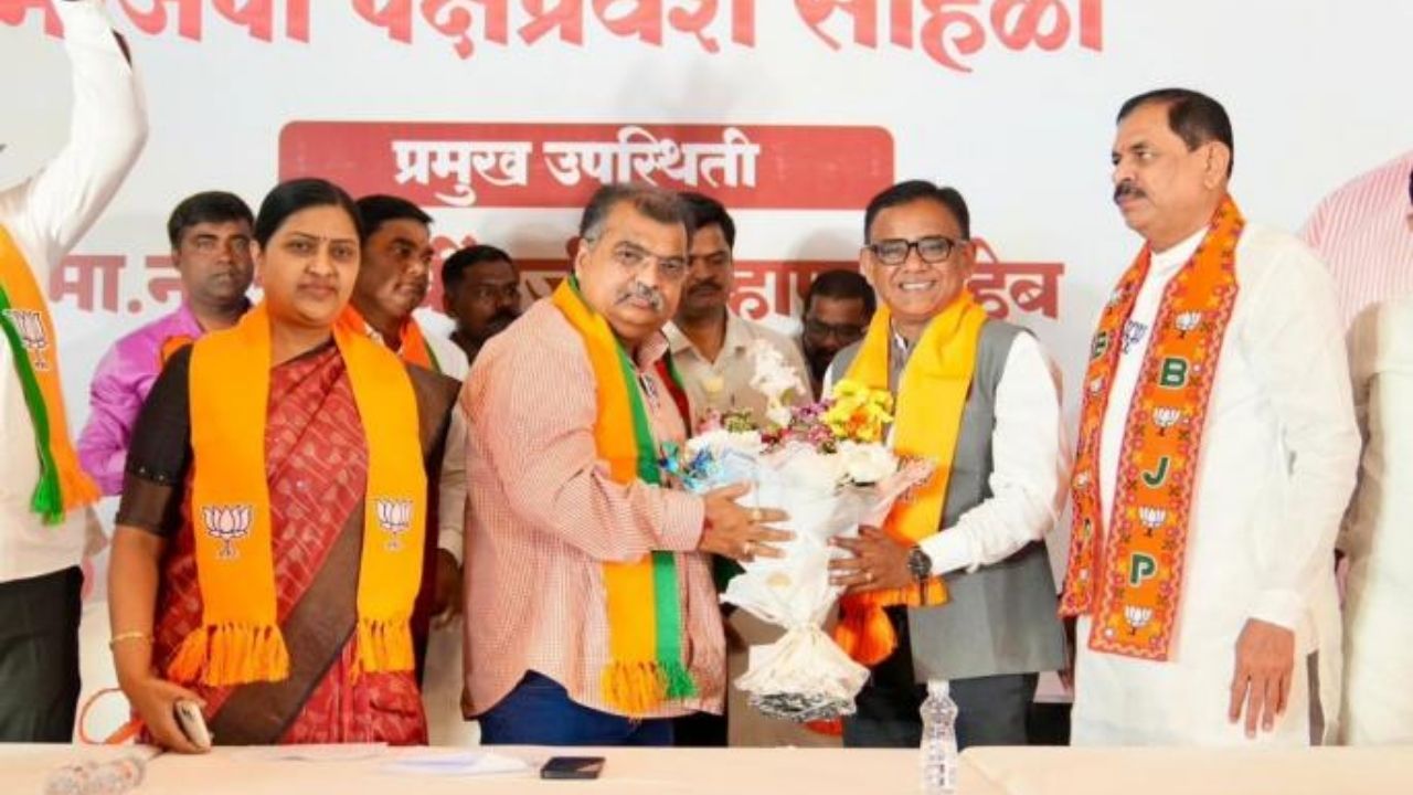 Political News : हिंगोलीच्या राजकारणाचा नवा अध्याय; ५०० कारचा ताफा घेऊन जोरदार शक्तीप्रदर्शन अन् भाजप प्रवेश