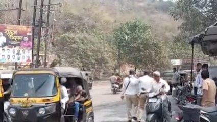 Nalasopara : वसई विरारमध्ये ट्राफिकचा कहर;  दंड फक्त बाईकस्वारांसाठीच? चारचाकी पार्किंगकडे प्रशासनाचे दुर्लक्ष