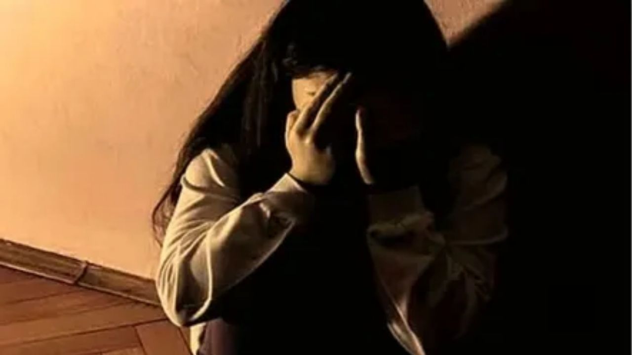 Delhi Crime: दिल्ली हादरली! सहा वर्षांच्या चिमुकलीवर सामूहिक अत्याचार; तीन अल्पवयीन आरोपी ताब्यात