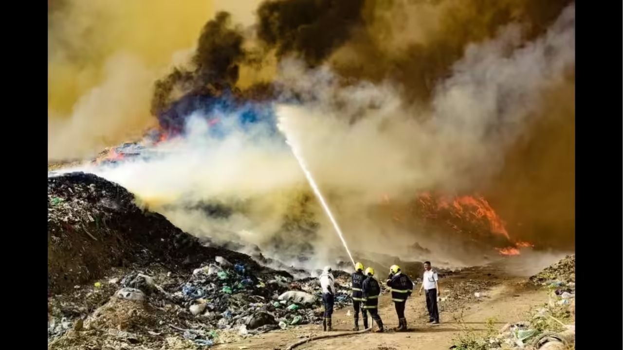 Nagpur: ‘भांडेवाडी’ पुन्हा पेटली, नागरिकांत भीतीचे वातावरण; ७ बंब घटनास्थळी दाखल