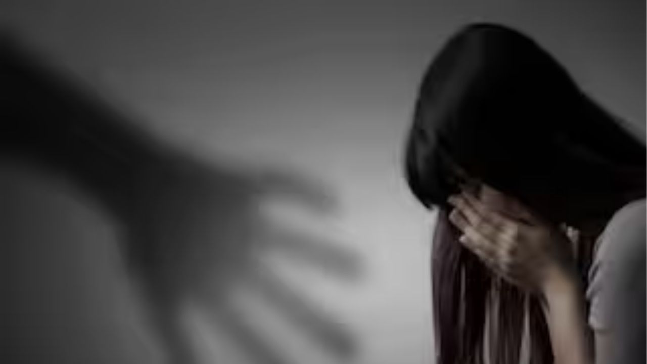 Madhyapradesh Crime: भयंकर! २ महिने सतत अत्याचार, १२ वर्षीय चिमुकली झाली गर्भवती आणि…; काय घडलं हॉस्टेलमध्ये?