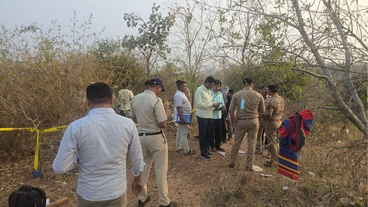 Jalgaon Crime: जळगाव हादरलं! पद्मालय जंगलात आढळला महिलेचा अर्धवट जळालेला मृतदेह
