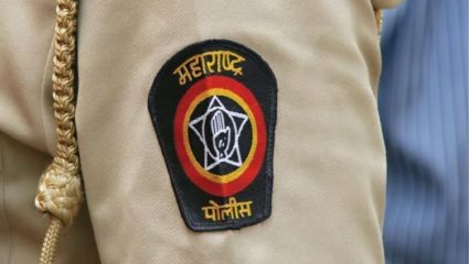 कॉन्स्टेबलचा पोलिस ठाण्यातच धिंगाणा; कपडे काढून उपनिरीक्षकाला केली मारहाण