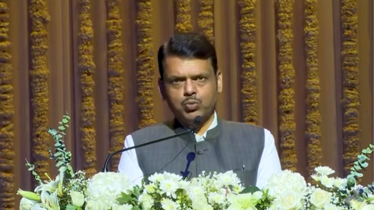 शोकसभेत फडणवीसांकडून अजितदादांच्या कार्याला भावपूर्ण श्रद्धांजली, कामाचं केलं भरभरून कौतुक