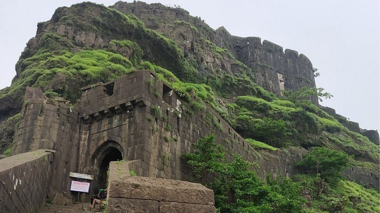 Pune News: मध्यरात्री अचानक गायब, फोनही बंद अन्…,Sinhagad Fort वर ‘त्या’ व्यक्तीचा मृतदेह आढळला; काय घडलं नेमकं?