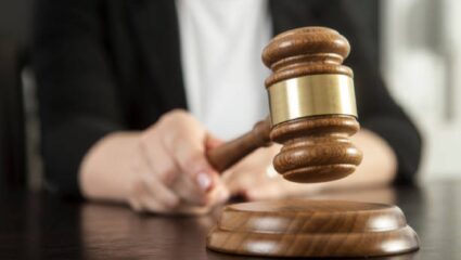 अल्पवयीन मुलीला फोन लावला, रात्री बाहेर बोलावले अन्…; संशयितास कोर्टाने थेट…