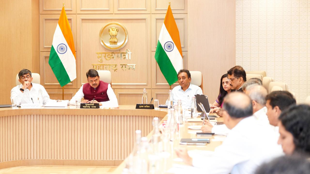 “हरित महाराष्ट्रसाठी ३०० कोटी वृक्ष….”; CM Devendra Fadnavis यांचे स्पष्ट निर्देश