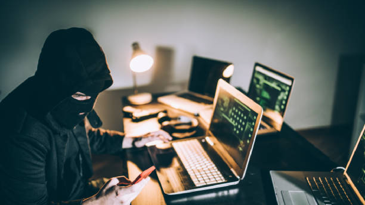 Cyber Crime: व्यावसायिकाला ३६ लाखांचा गंडा; एका लिंकवर क्लिक करणे पडले महागात