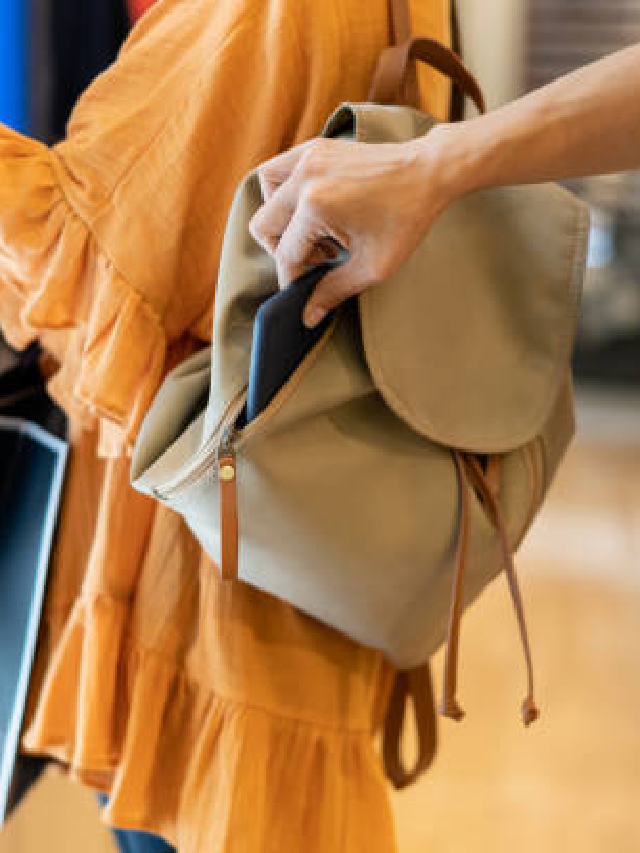 Mobile चोरीला गेलाय? मग करा 'या' गोष्टी