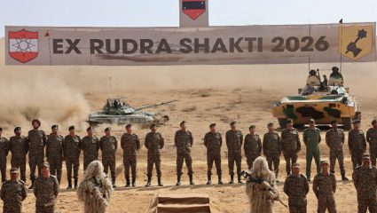 पोखरणच्या रणांगणावर ‘रुद्र शक्ती’ गडगडाट; अपाचे हेलिकॉप्टरच्या घिरट्या,  तोफा अन्…;