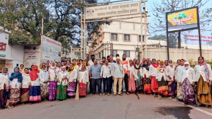 Saswad News: पगाराशिवाय काम कसे करायचे? सफाई कामगारांचे काम बंद आंदोलन