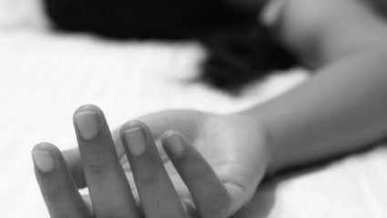 Crime News: काजूच्या झाडाला गळफास घेऊन तरुणीची आत्महत्या