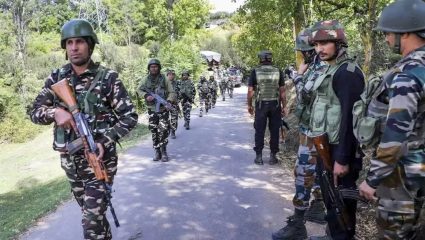 अत्यंत दु:खद! CRPF चे वाहन रस्त्यावरून घसरले अन् थेट…; 7 पेक्षा जास्त जवान जखमी