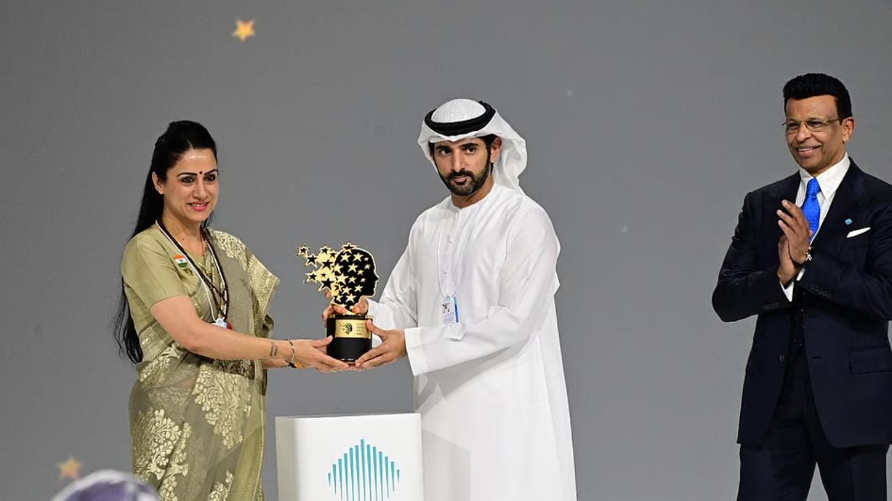 Global Teacher Prize: भारताची लेक दुबईत चमकली! भारतीय शिक्षिकेला शेखने दिले 8 कोटी; डोळ्यांत पाणी आणणारी रुबल नागींची ‘मिसाल’