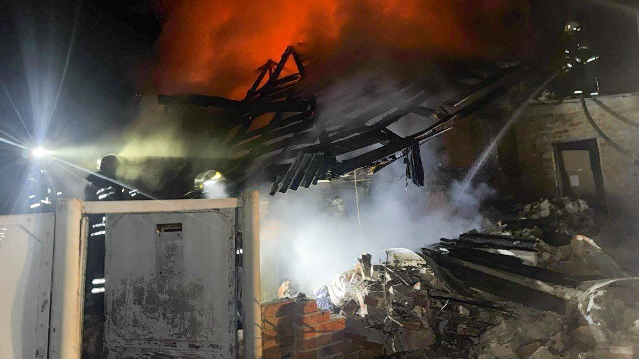 Russia Ukraine War : युक्रेनमध्ये रशियन ड्रोनचा हाहाकार! 3 चिमुकल्यांसह एकाच कुटुंबातील चार जणांचा बळी