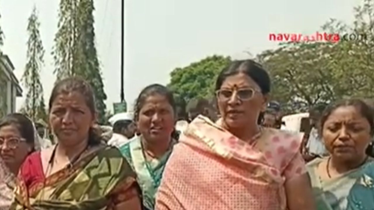 Sangli Shaktipeeth Highway : “रक्ताने पत्र लिहिलं तरी सरकारला पाझर फुटेना!” शेतकरी महिलांचा संताप