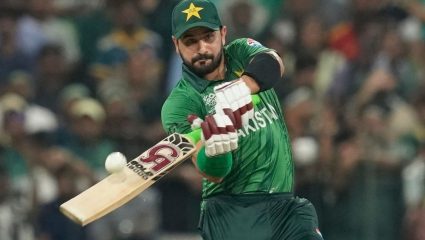 PAK vs NAM, T20 World Cup : चौकार-षटकरांची आतिषबाजी करत साहिबजादाने 58 चेंडूत ठोकले शतक!  टी20 विश्वचषकात केला मोठा कारनाम 