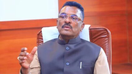 उत्पन्न वाढीसाठी एसटी बसेस फेऱ्यांचा वक्तशीरपणा वाढवा : परिवहन मंत्री प्रताप सरनाईक यांचे निर्देश 