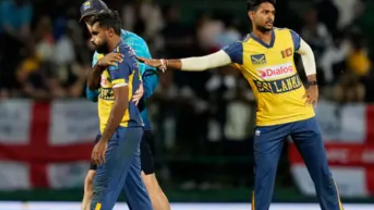 T20 World Cup 2026 पूर्वी श्रीलंकेला मोठा धक्का! ‘या’ खेळाडूचा निखळला खांदा; स्पर्धेतून पकडावा लागला बाहेरचा रस्ता 