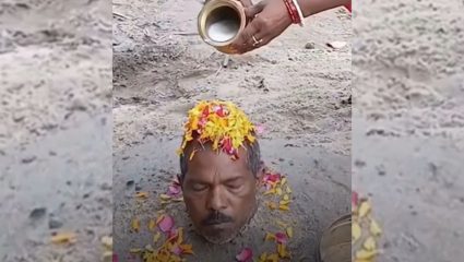पति परमेश्वरची अनोखी पूजा! जमिनीत गाढलं अन् वाहिलं दूध; VIDEO पाहून लोक चक्रावले, म्हणाले…