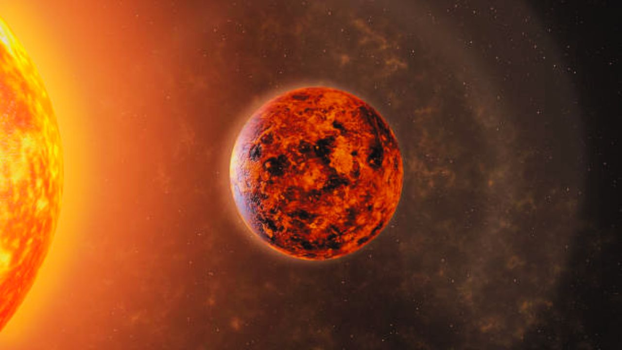 Shukra Nakshatra Parivartan: शुक्र ग्रह बदलणार आपले नक्षत्र, या राशीच्या लोकांना आर्थिक लाभ होण्याची शक्यता