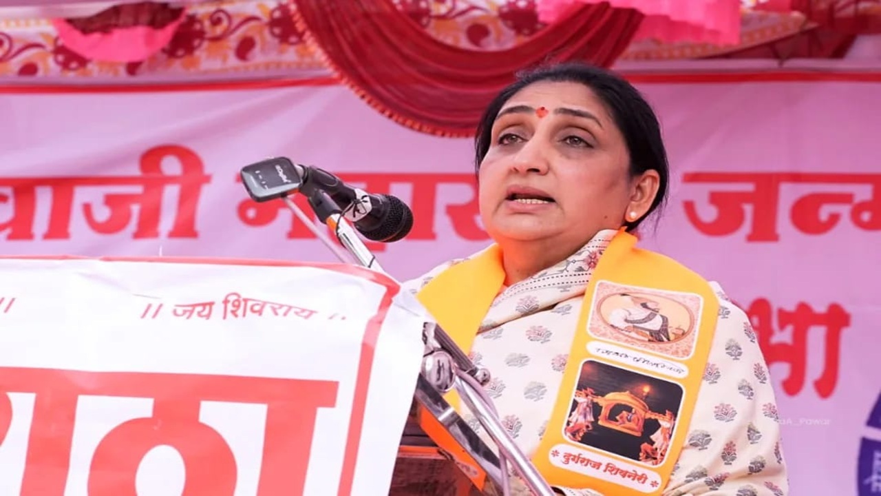 “शिव-शाहू-फुले-आंबेडकरांचा वारसा पुढे चालवणार…”, किल्ले शिवनेरीवर उपमुख्यमंत्री सुनेत्रा पवार यांची ग्वाही