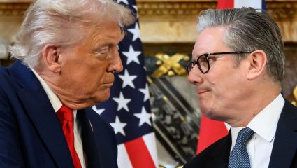 ट्रम्प यांचा एक निर्णय अन् ब्रिटन सरकारने टेकले गुडघे; चागोस डीलवरुन घेतली माघार, नेमकं प्रकरण काय?