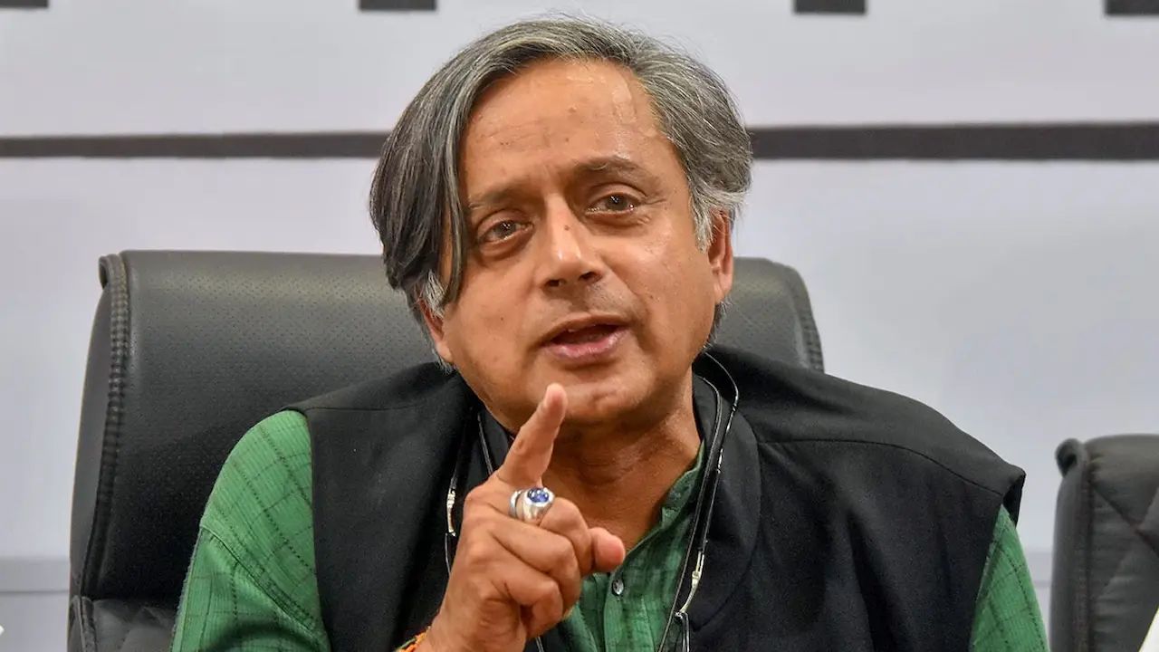 Union Budget 2026: “बजेटमधून केरळ गायब…”, अर्थसंकल्प पाहून Shashi Tharoor भडकले; केंद्र सरकारवर प्रश्नांचा प्रहार
