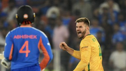 IND vs SA : फेल फेल भारताचे फलंदाज दक्षिण आफ्रिकेच्या गोलंदाजांसमोर पूर्णपणे फेल! SA ने 76 धावांनी मिळवला विजय