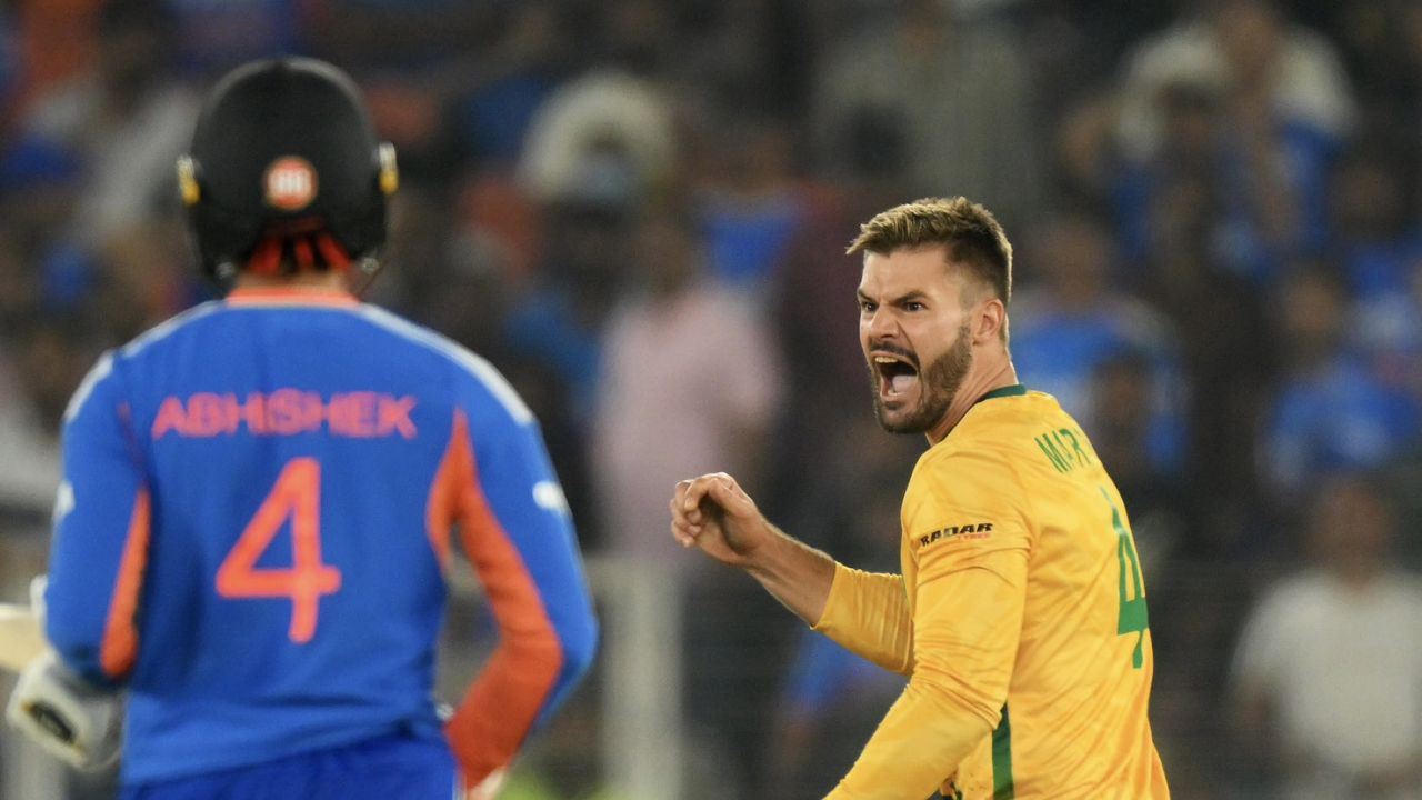 IND vs SA : फेल फेल भारताचे फलंदाज दक्षिण आफ्रिकेच्या गोलंदाजांसमोर पूर्णपणे फेल! SA ने 76 धावांनी मिळवला विजय