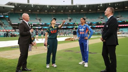 IND W vs AUS W : हरमनप्रीतने नाणेफेक जिंकले, टीम इंडिया फलंदाजी करणार! नजर टाका Playing 11