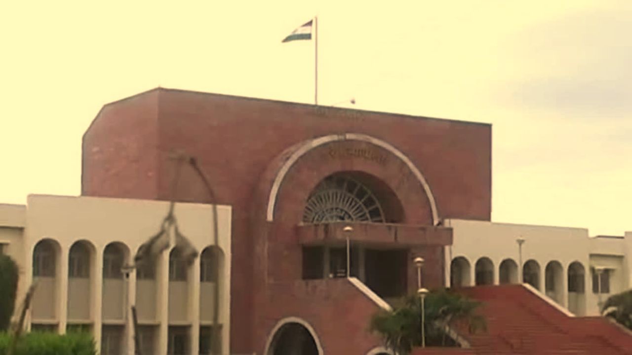 Aurangabad Bench: एकल मातेच्या मुलीला मिळणार आईचे नाव आणि जात; औरंगाबाद खंडपीठाचा ऐतिहासिक निर्णय