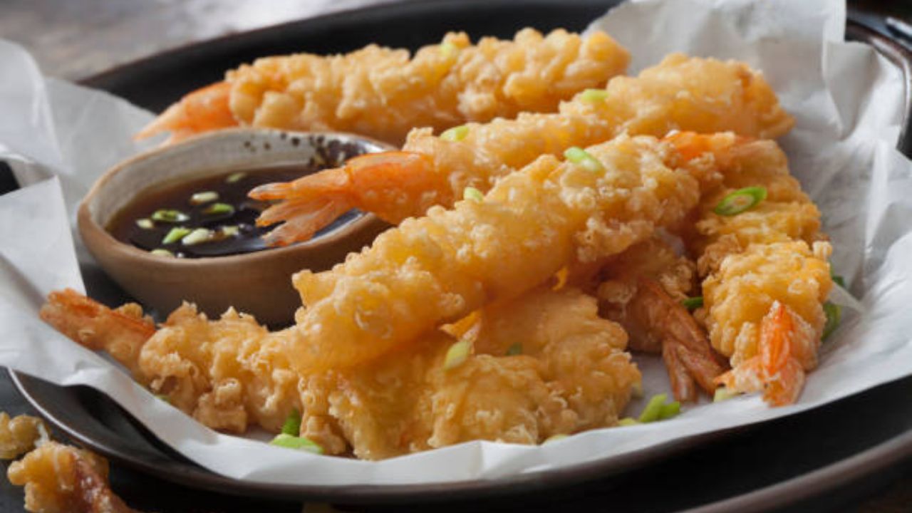 मसालेदार टूना रोल किंवा टेम्पुराबी यांसारखे पदार्थ स्टार्सर म्हणून खाल्ले जातात. ब्रेड क्रम्स आणि वेगवेगळ्या मसाल्यांचा वापर करून बनवलेले पदार्थ चवीला अतिशय सुंदर लागतात. 