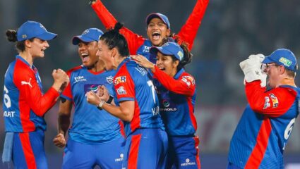 WPL 2026 : Delhi Capitals ने मिळवले एलिमिनेटर सामन्यांचे तिकीट! Gujarat Giants शी होणार सामना, UPW चा केला पराभव