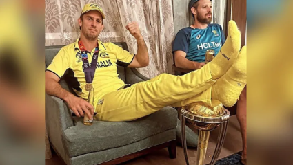 ट्रॉफीवर पाय ठेवत मिशेल मार्शने ऑस्ट्रेलियाचं नशीब केलं उद्ध्वस्त? इथून सुरु झाला कांगारुंचा डाऊनफॉल…