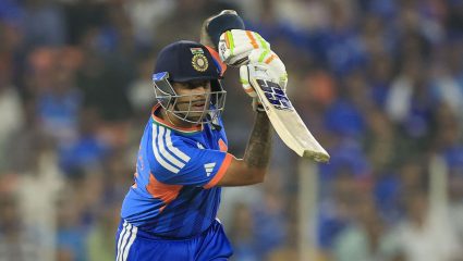 Suryakumar Yadav ने मोडला Rohit Sharma चा विश्वविक्रम! बनला जगातील सर्वात यशस्वी T20 कर्णधार