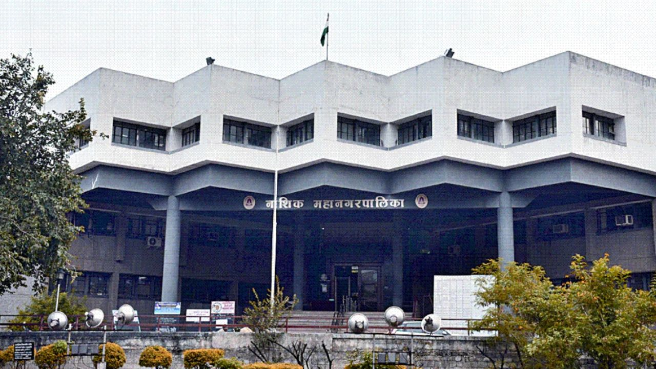 नाशिकमध्ये ‘मनमर्जी’ अधिकाऱ्यांना लोकप्रतिनिधींचा दणका! महासभेत नव्या-जुन्या सदस्यांनी अधिकाऱ्याला प्रश्नांत घेरलं…