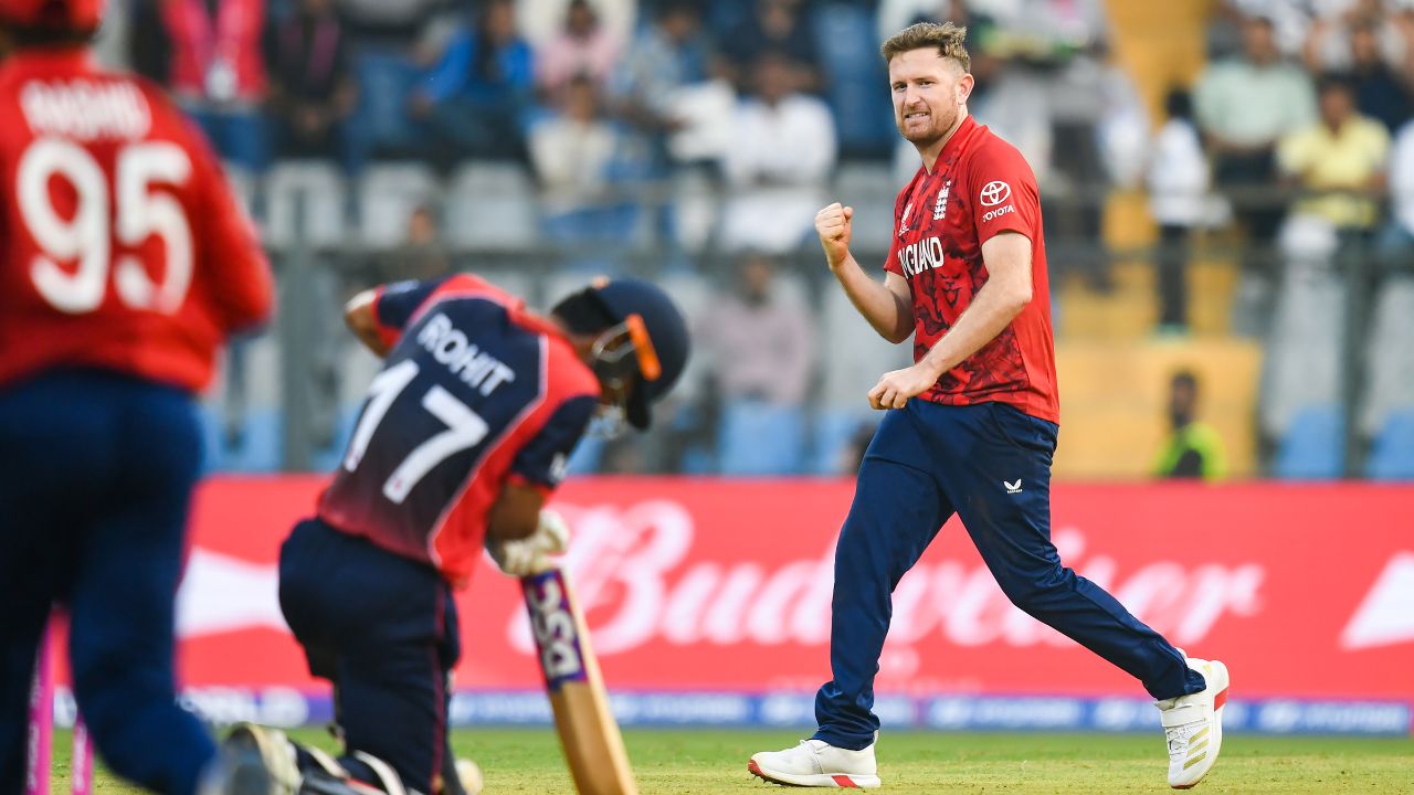 ENG vs NEP: ६ चेंडू, १० धावा आणि हाय-व्होल्टेज ड्रामा! टी-२० वर्ल्ड कपचा सर्वात मोठा ‘उलटफेर’ थोडक्यात टळला