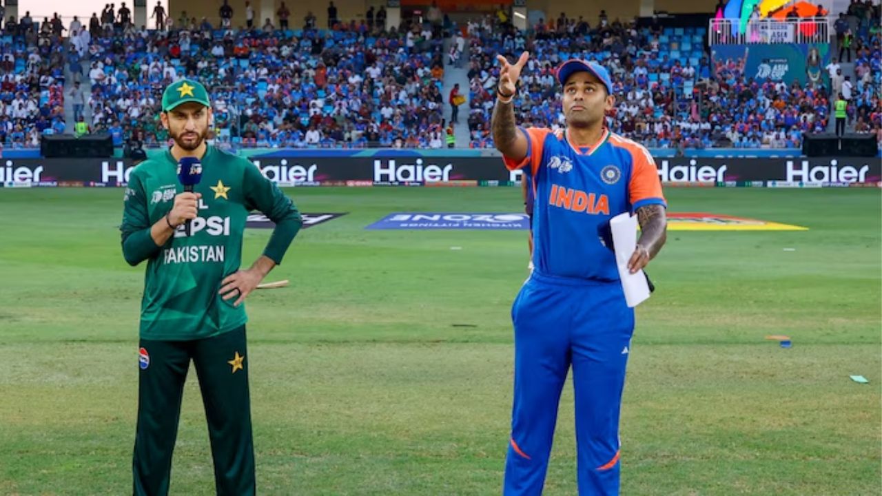 T20 World Cup 2026 : India vs Pakistan सामन्याबाबत पाकिस्तानने का केलं सरेंडर? सरकारने निर्णय बदलण्याचे कारण केले स्पष्ट